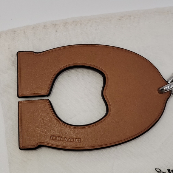 💥SALE💥🔥NWT🔥 Coach "C" Bag Charm - Picture 4 of 7
